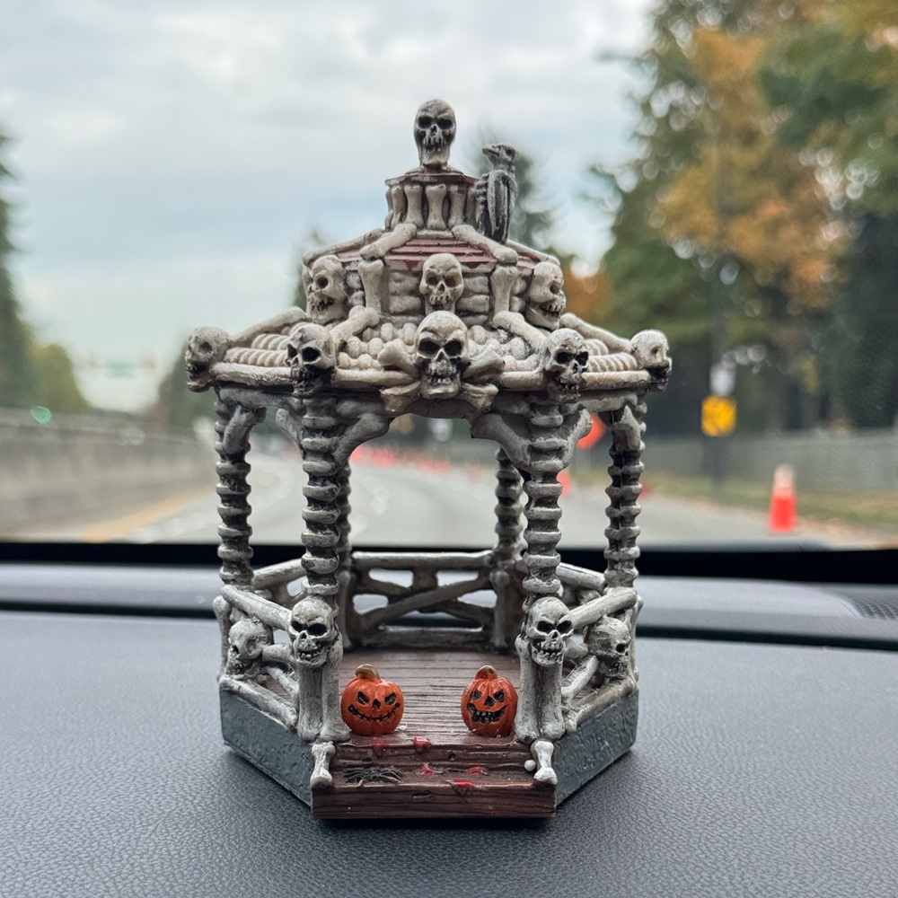 Lemax Halloween skeleton gazebo